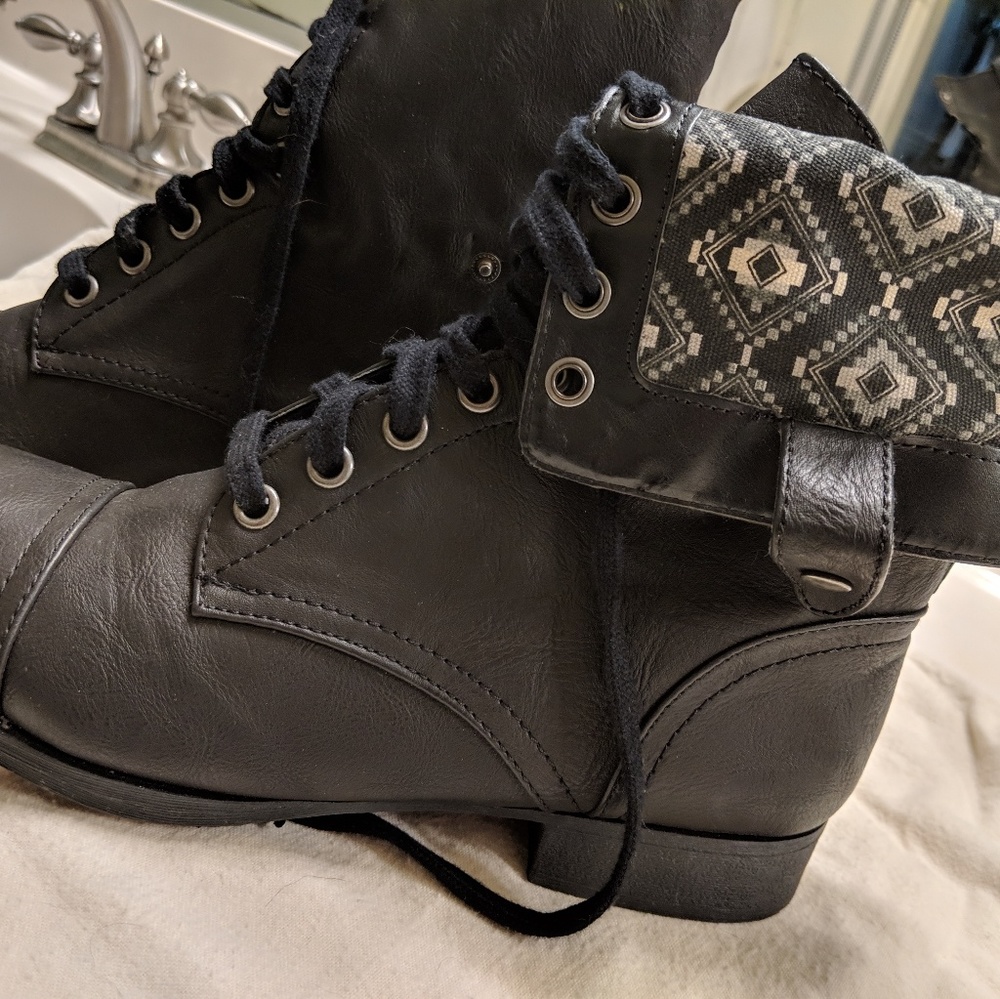Axtec combat boots (can unfold for solid black)